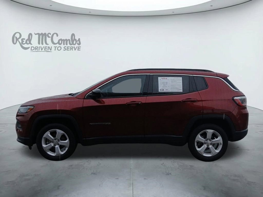 Used 2022 Jeep Compass Latitude FWD image 2