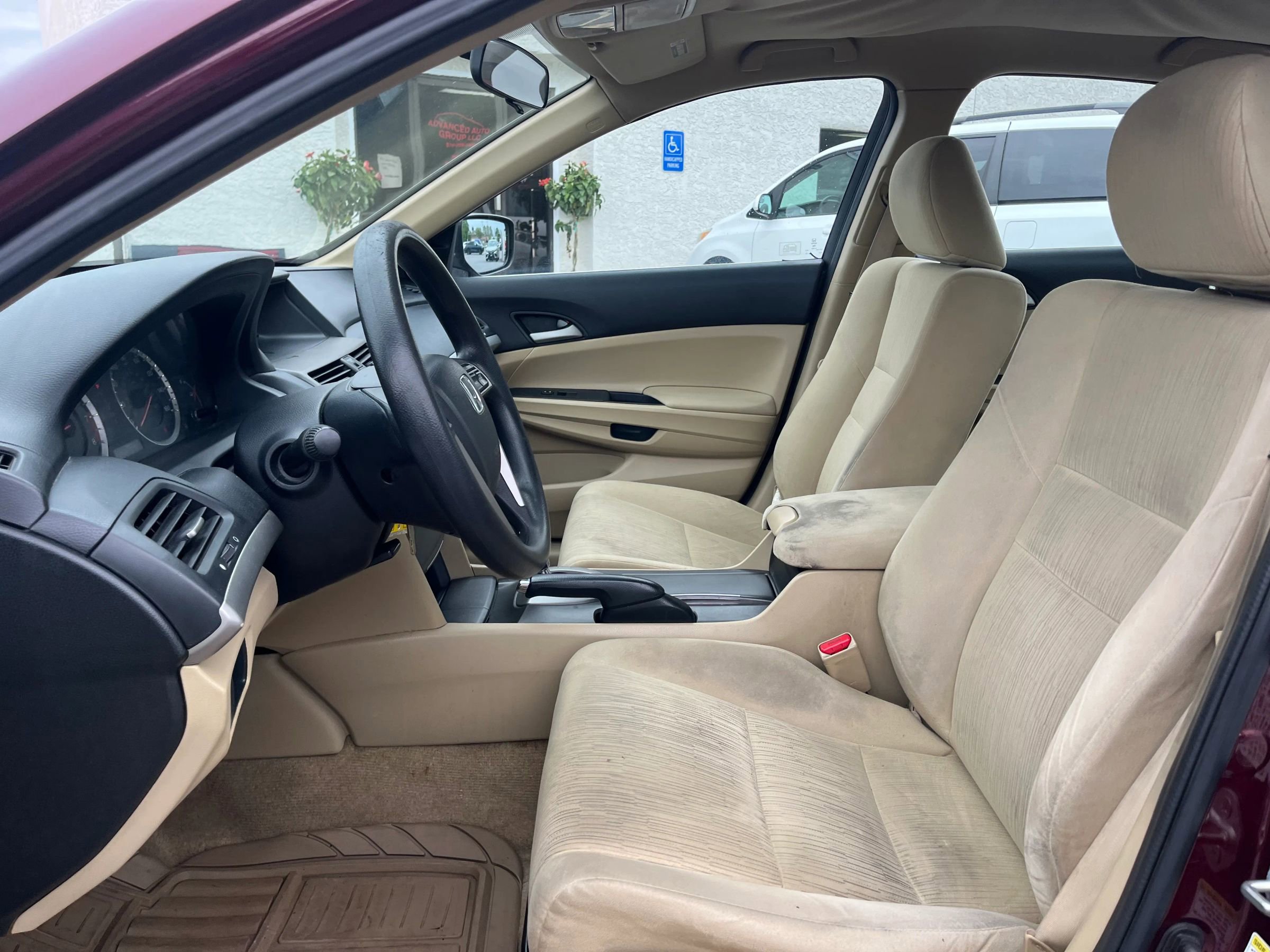 Used 2011 Honda Accord LX image 9