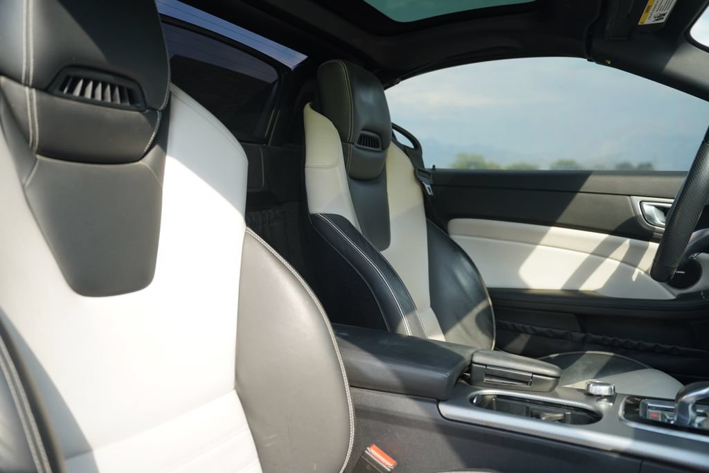 Used 2019 Mercedes-Benz SLC 300 image 12