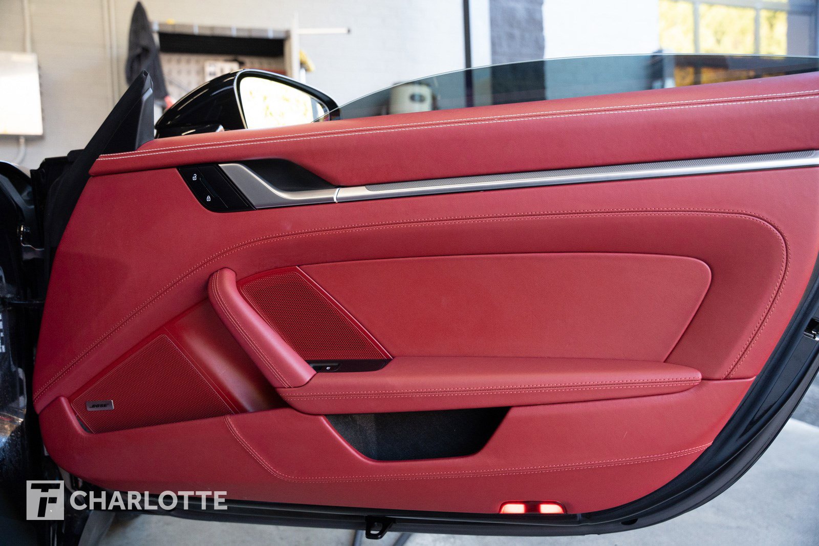 Used 2025 Porsche 911 Carrera image 28