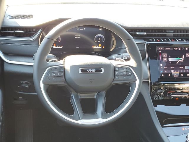 New 2025 Jeep Grand Cherokee Altitude image 8