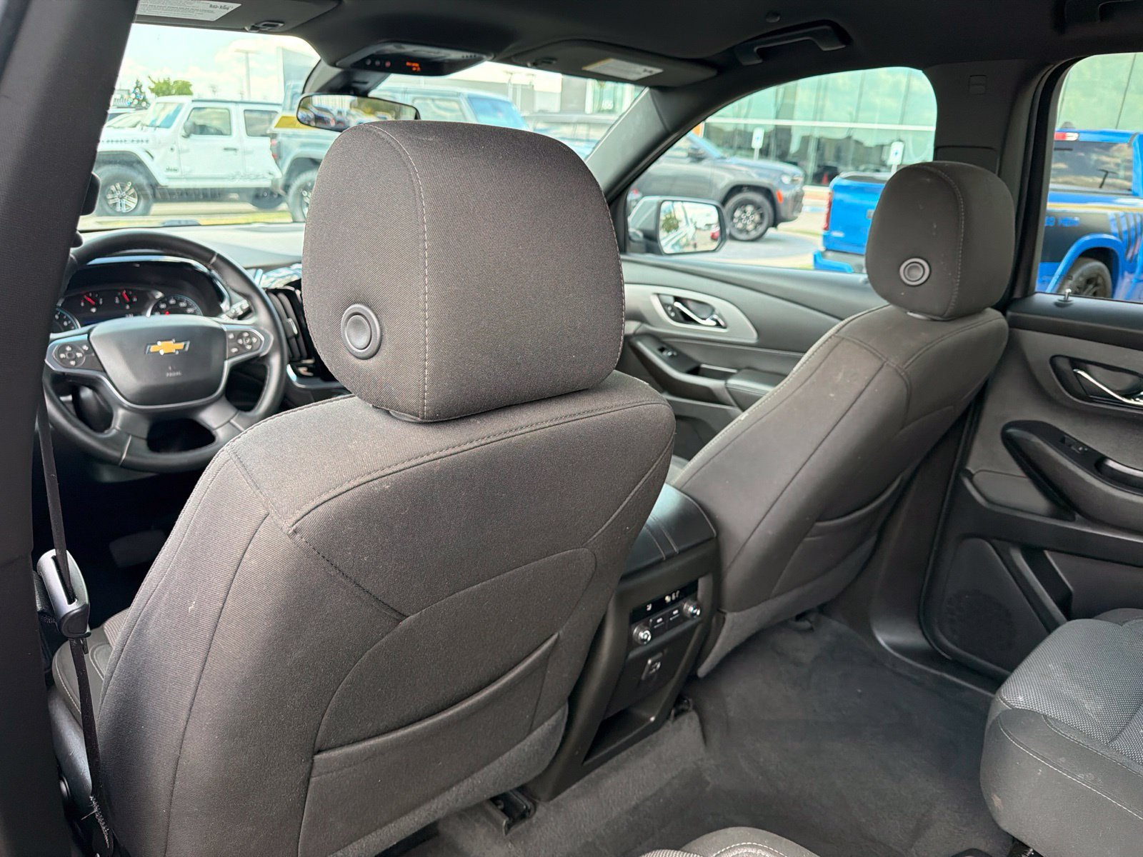 Used 2023 Chevrolet Traverse LT FWD image 16