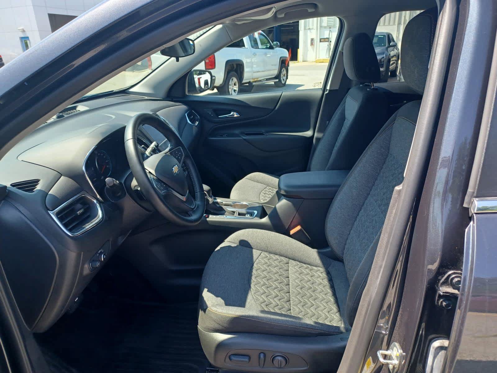 Used 2023 Chevrolet Equinox LT AWD/4WD image 7