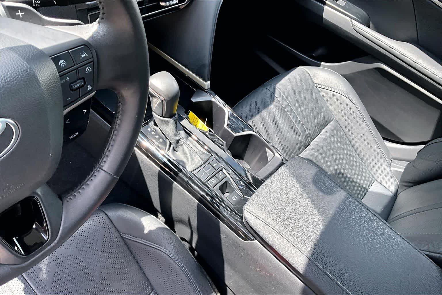 Used 2025 Toyota Camry XSE AWD/4WD image 17