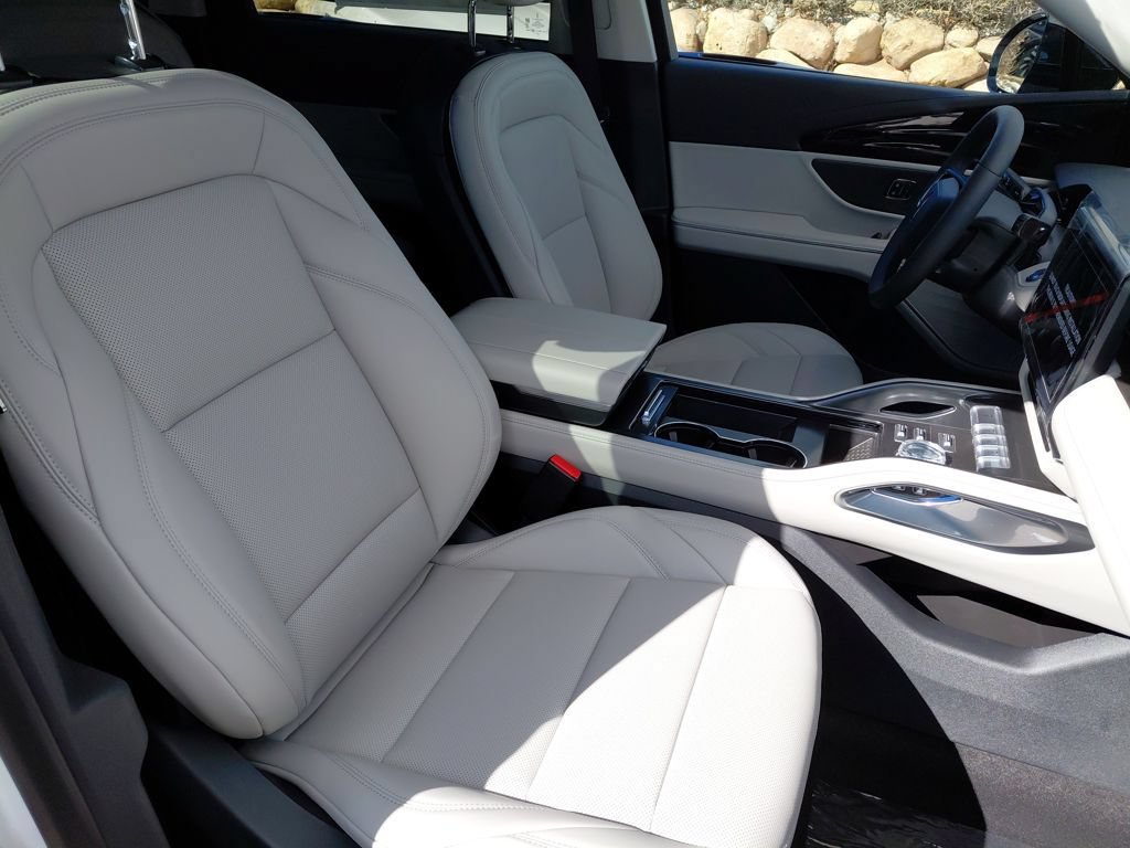New 2026 Lincoln Nautilus Premier AWD/4WD image 29
