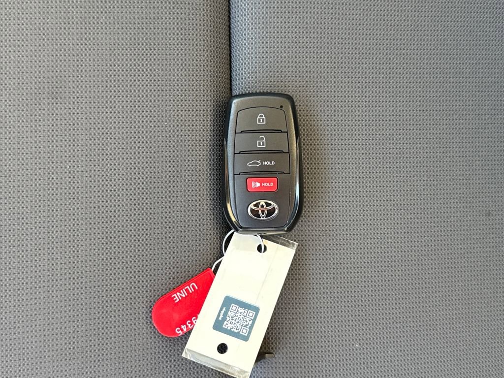 Used 2025 Toyota Corolla LE image 29