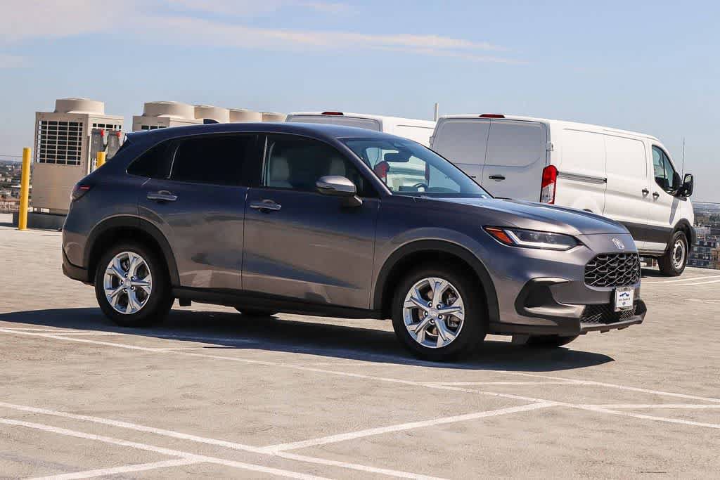 Used 2023 Honda HR-V LX image 3