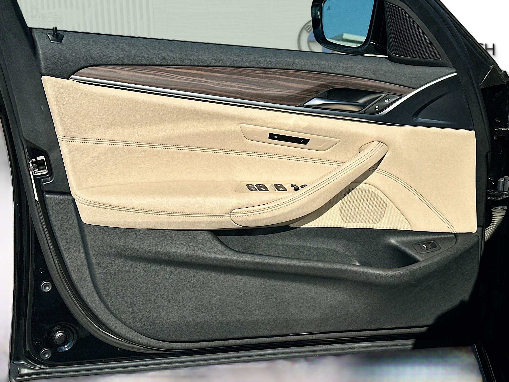 Used 2022 BMW 530i w/ Convenience Package image 22