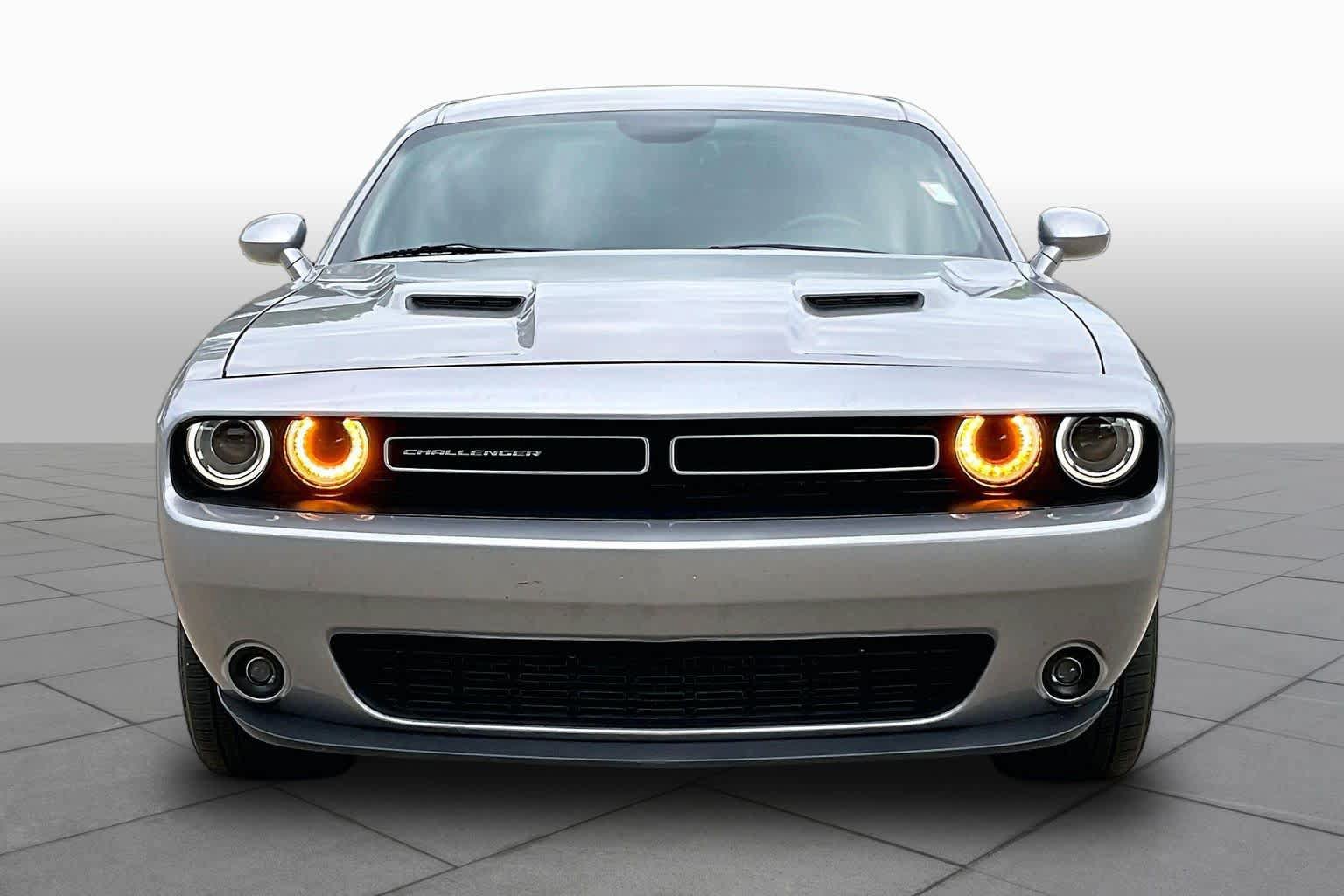 Used 2016 Dodge Challenger SXT Plus RWD image 4