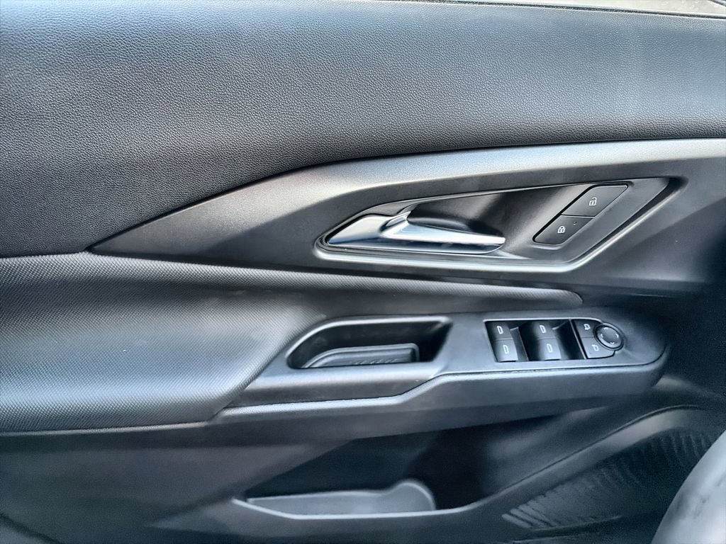 New 2026 Chevrolet Equinox EV LT image 24