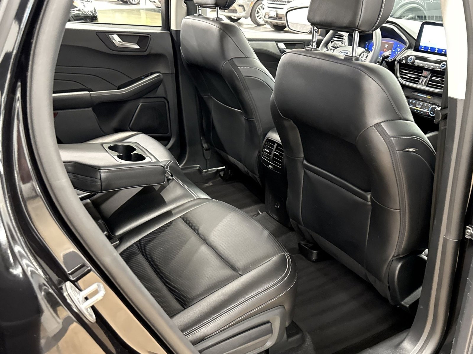 Used 2022 Ford Escape Titanium AWD/4WD image 27