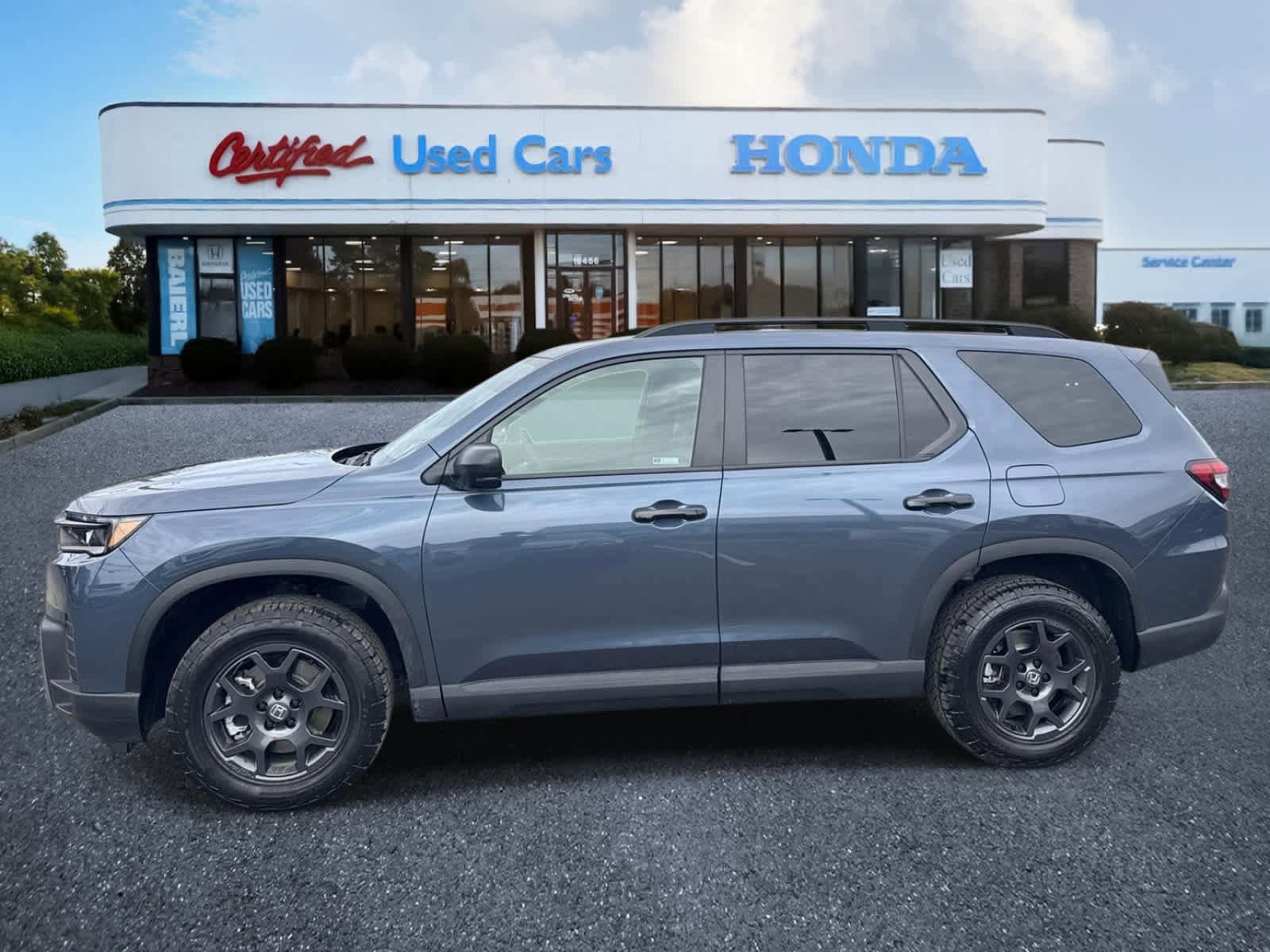 Used 2026 Honda Pilot TrailSport image 2