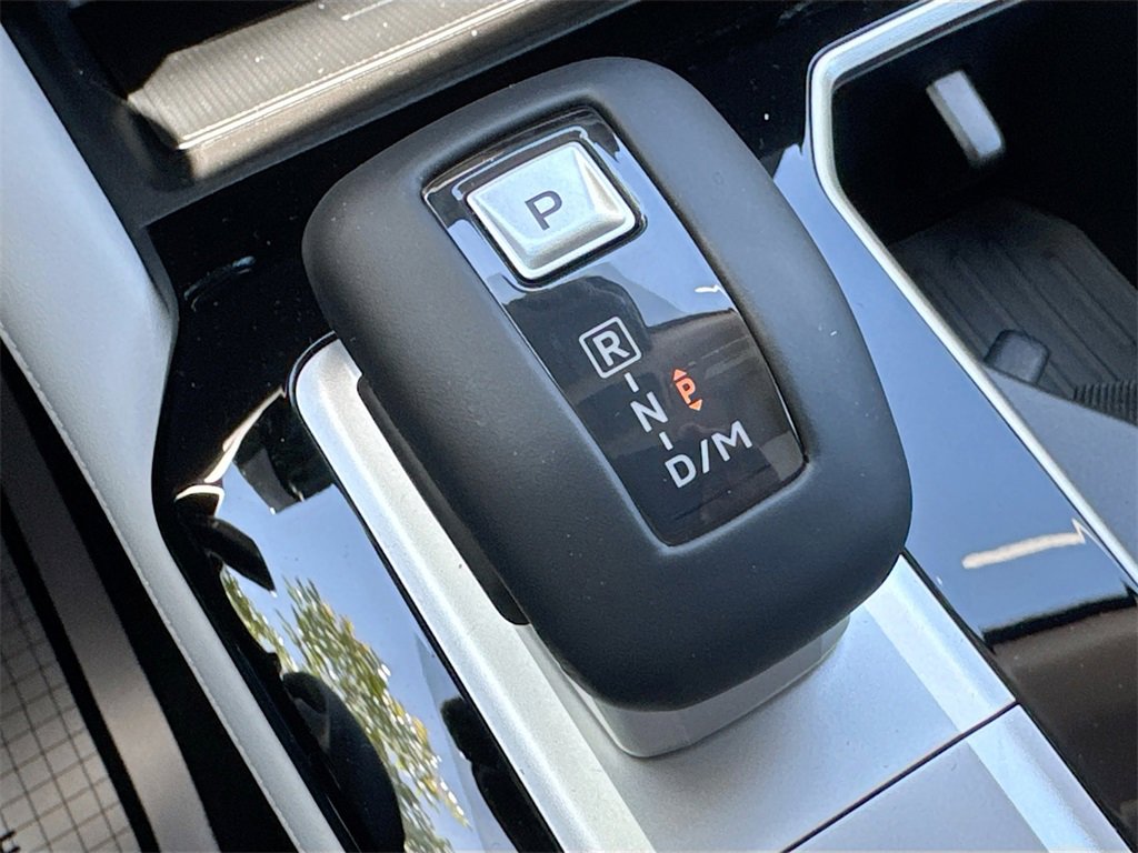 New 2025 Mitsubishi Outlander SE image 17