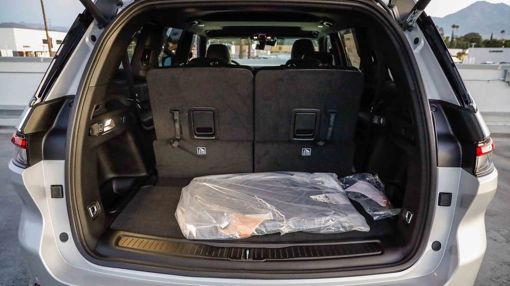 New 2025 Jeep Grand Cherokee L Altitude image 28