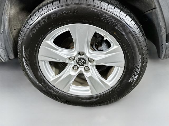 Used 2021 Toyota RAV4 LE AWD/4WD image 25