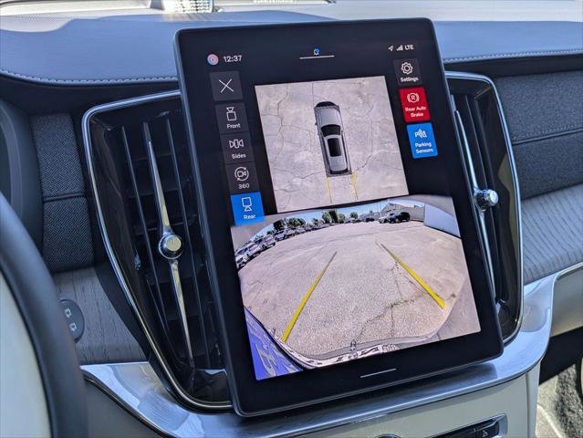 Used 2025 Volvo XC90 B6 Ultra w/ Lounge Package image 19