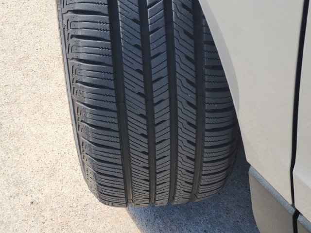 Used 2023 Ford Edge Titanium AWD/4WD image 11
