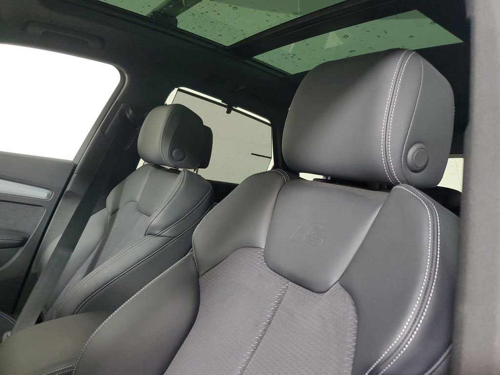 Used 2024 Audi Q5 e Prestige w/ Prestige Package image 23