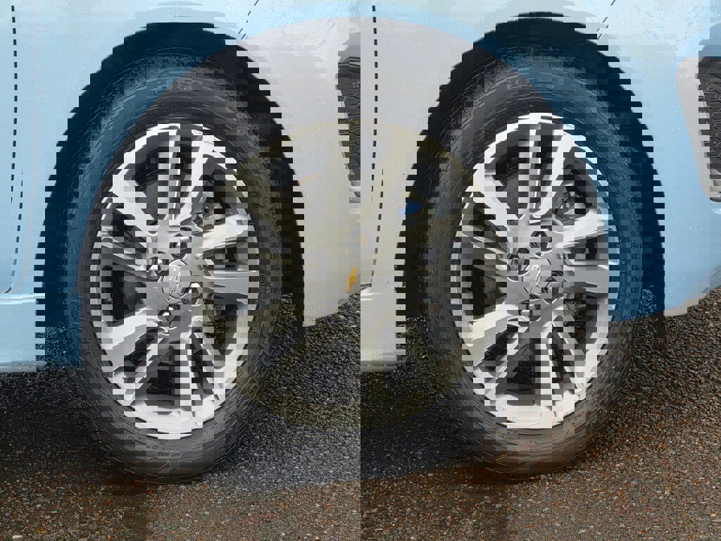 Used 2015 Chevrolet Spark LT image 28