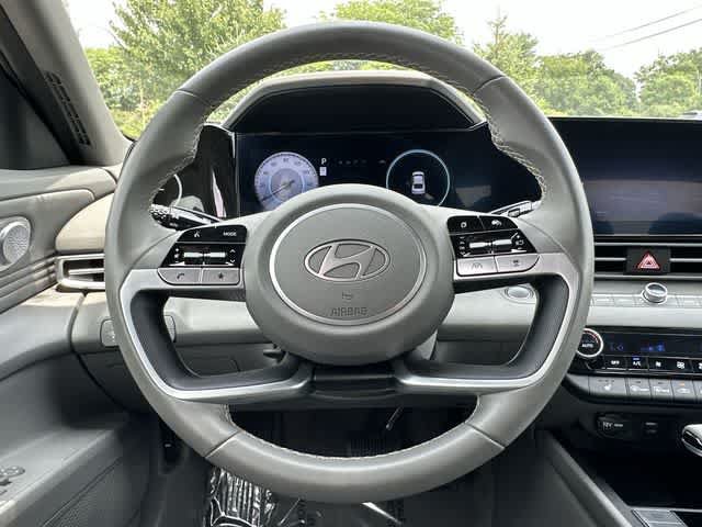 Used 2024 Hyundai Elantra SEL w/ Convenience Package FWD image 8