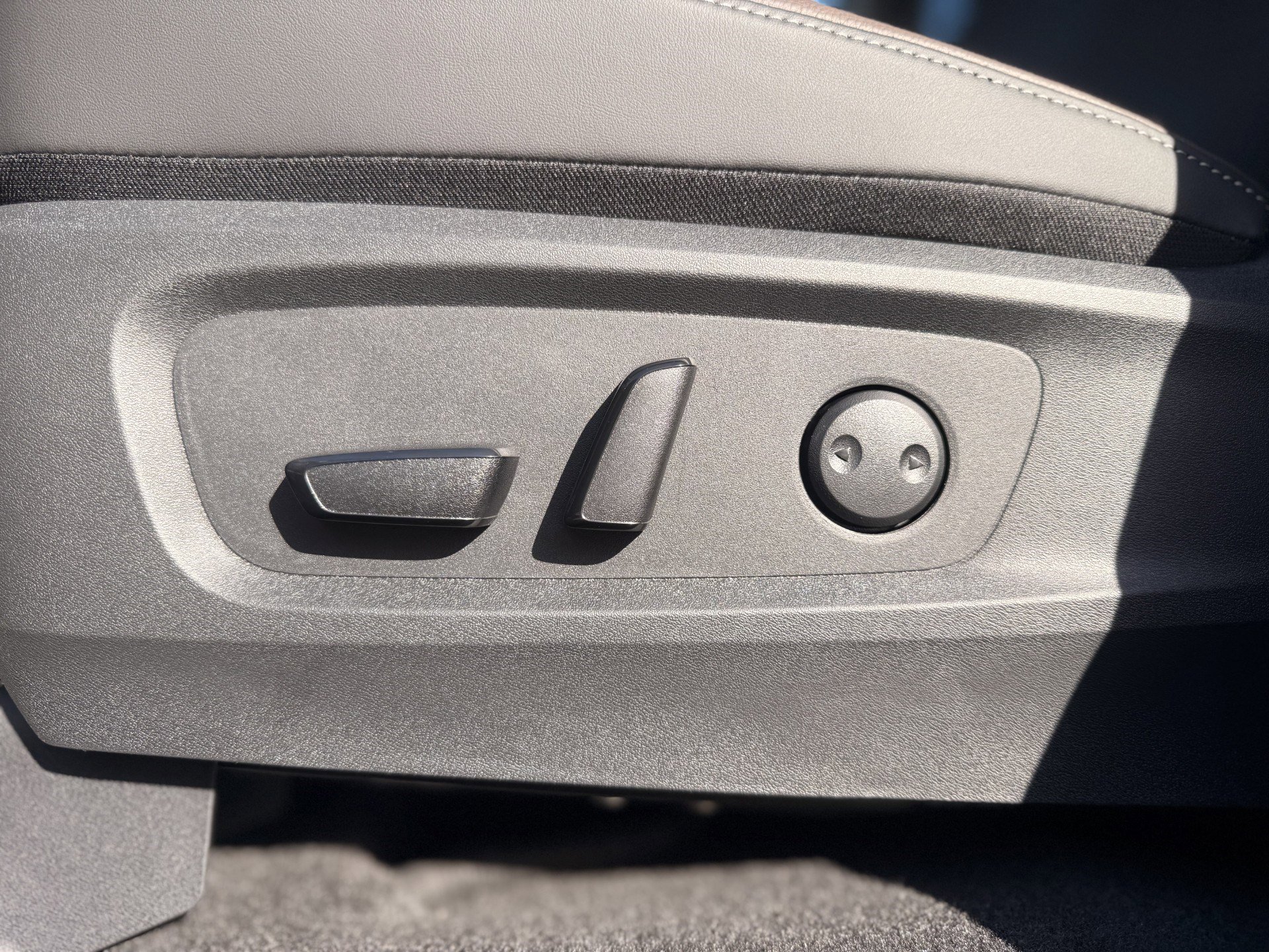 New 2025 Nissan Pathfinder Platinum image 13