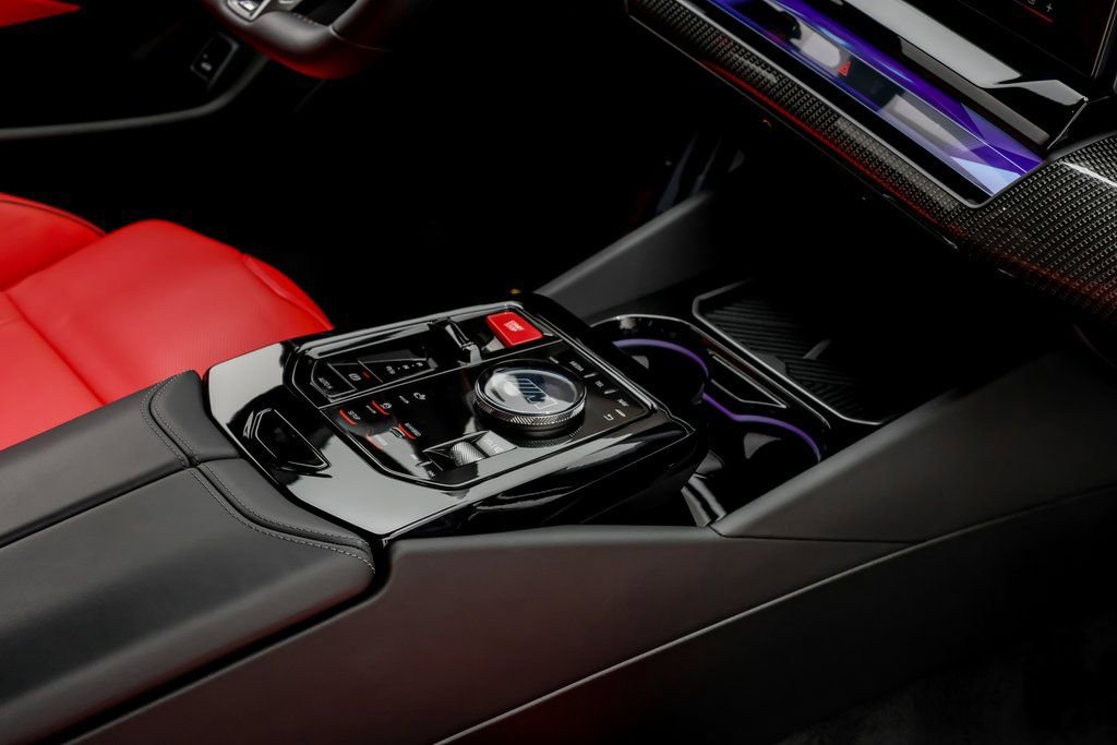 Used 2025 BMW M5 w/ Carbon Package image 19