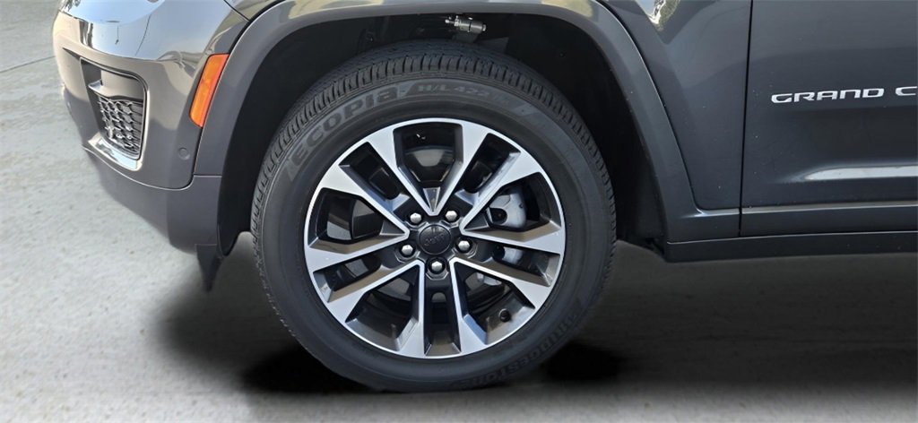 Used 2024 Jeep Grand Cherokee L Overland w/ Luxury Tech Group IV image 11