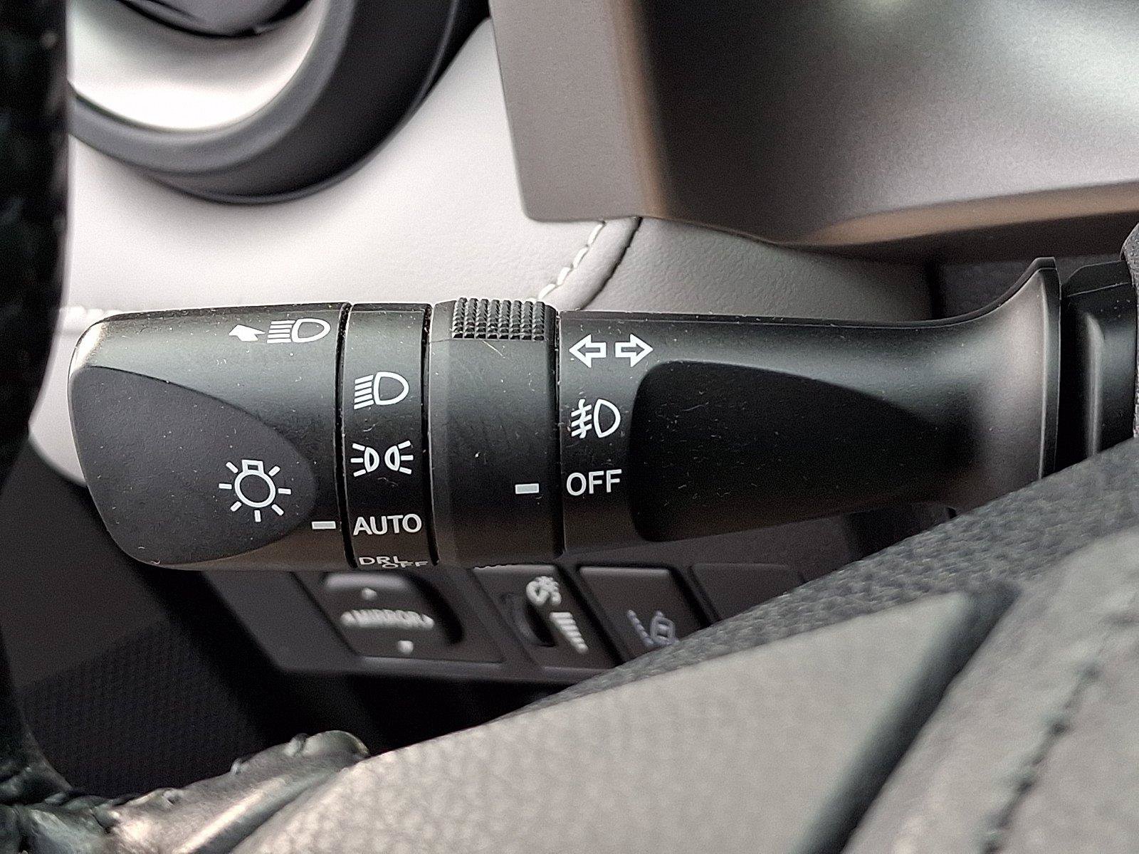 Used 2018 Toyota RAV4 Limited AWD/4WD image 24
