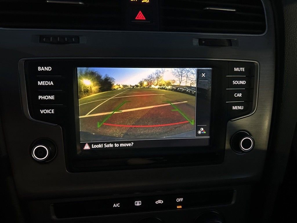 Used 2016 Volkswagen Golf S image 18