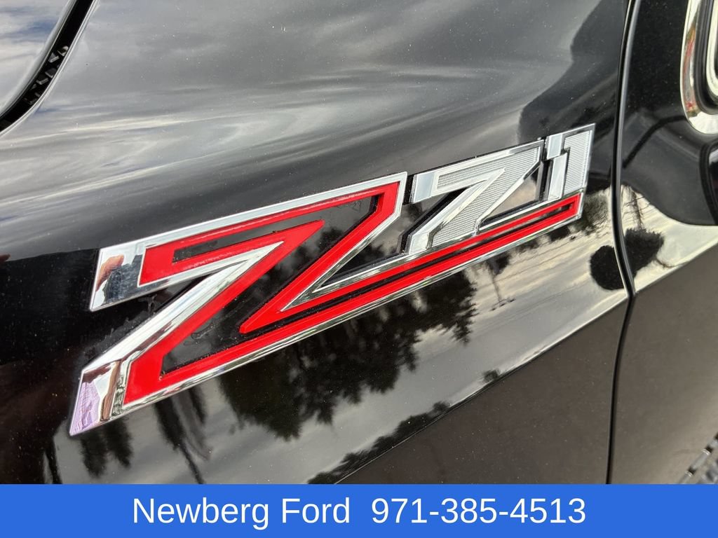 Used 2021 Chevrolet Suburban Z71 w/ Luxury Package AWD/4WD image 11