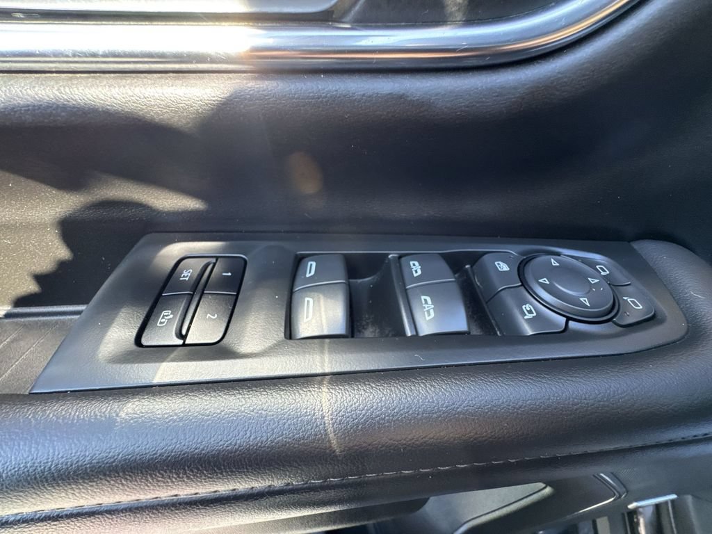 Used 2022 Chevrolet Tahoe Z71 w/ Z71 Off-Road Package AWD/4WD image 15