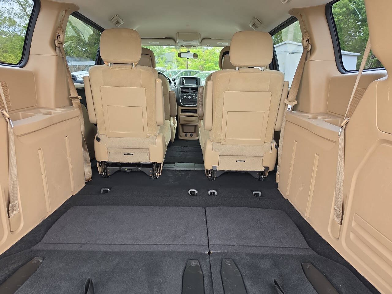 Used 2015 Dodge Grand Caravan American Value Package FWD image 19
