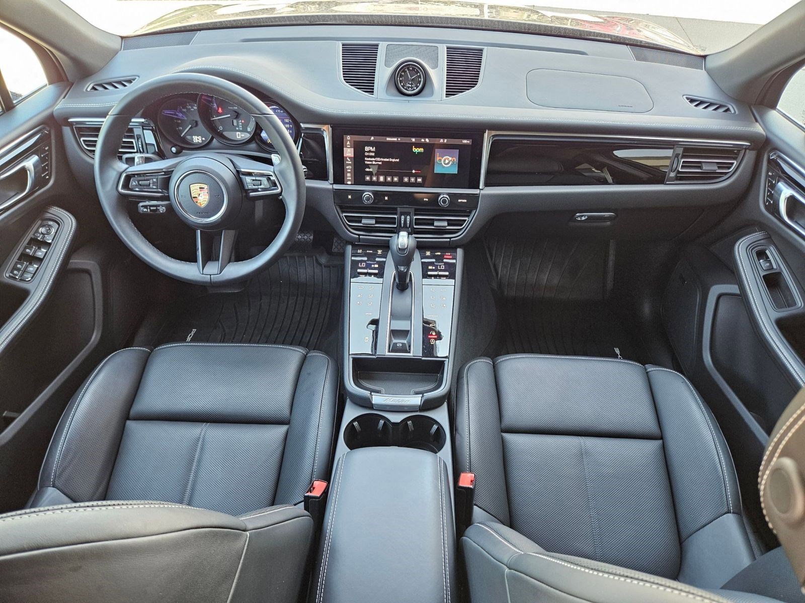 Certified 2026 Porsche Macan image 22