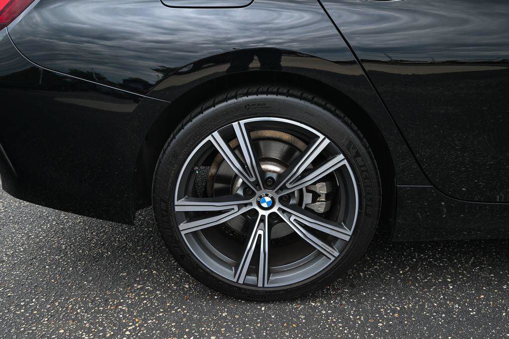 Used 2023 BMW 330i xDrive Sedan w/ Premium Package AWD/4WD image 14