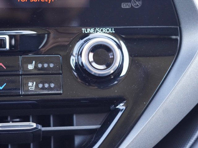 Certified 2021 Toyota Highlander Limited AWD/4WD image 33