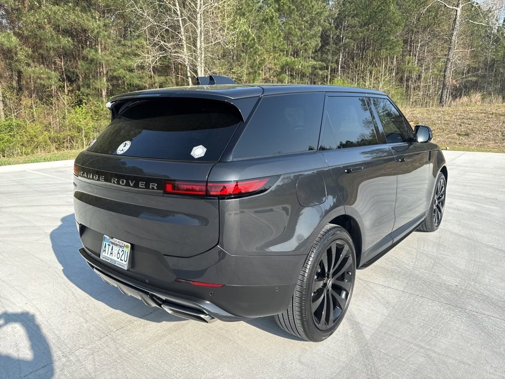 Used 2025 Land Rover Range Rover Sport SE image 5