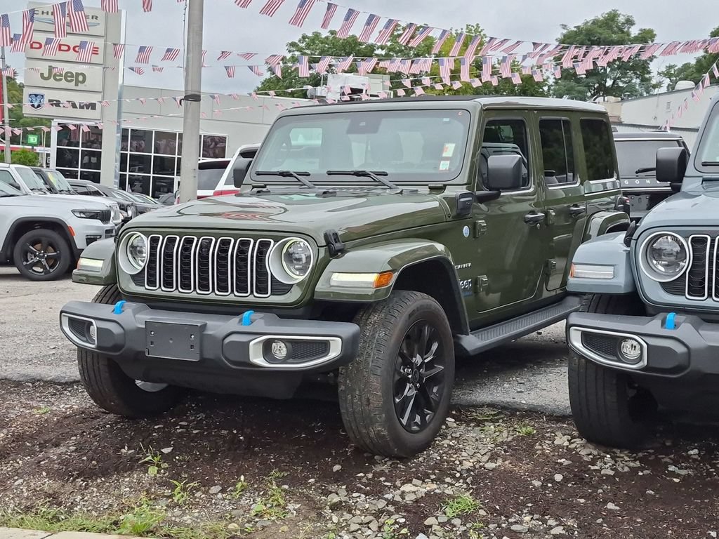 Used 2024 Jeep Wrangler Unlimited Sahara w/ Technology Group