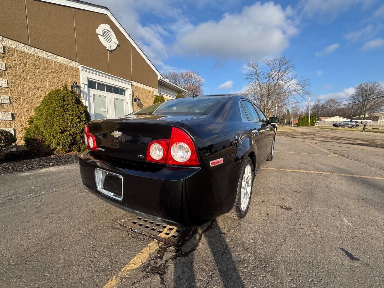 Used 2009 Chevrolet Malibu LTZ image 3