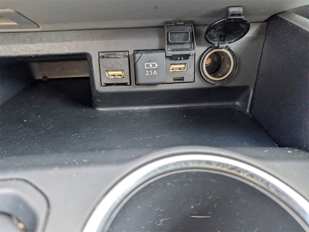 Used 2021 Toyota Highlander XLE image 17