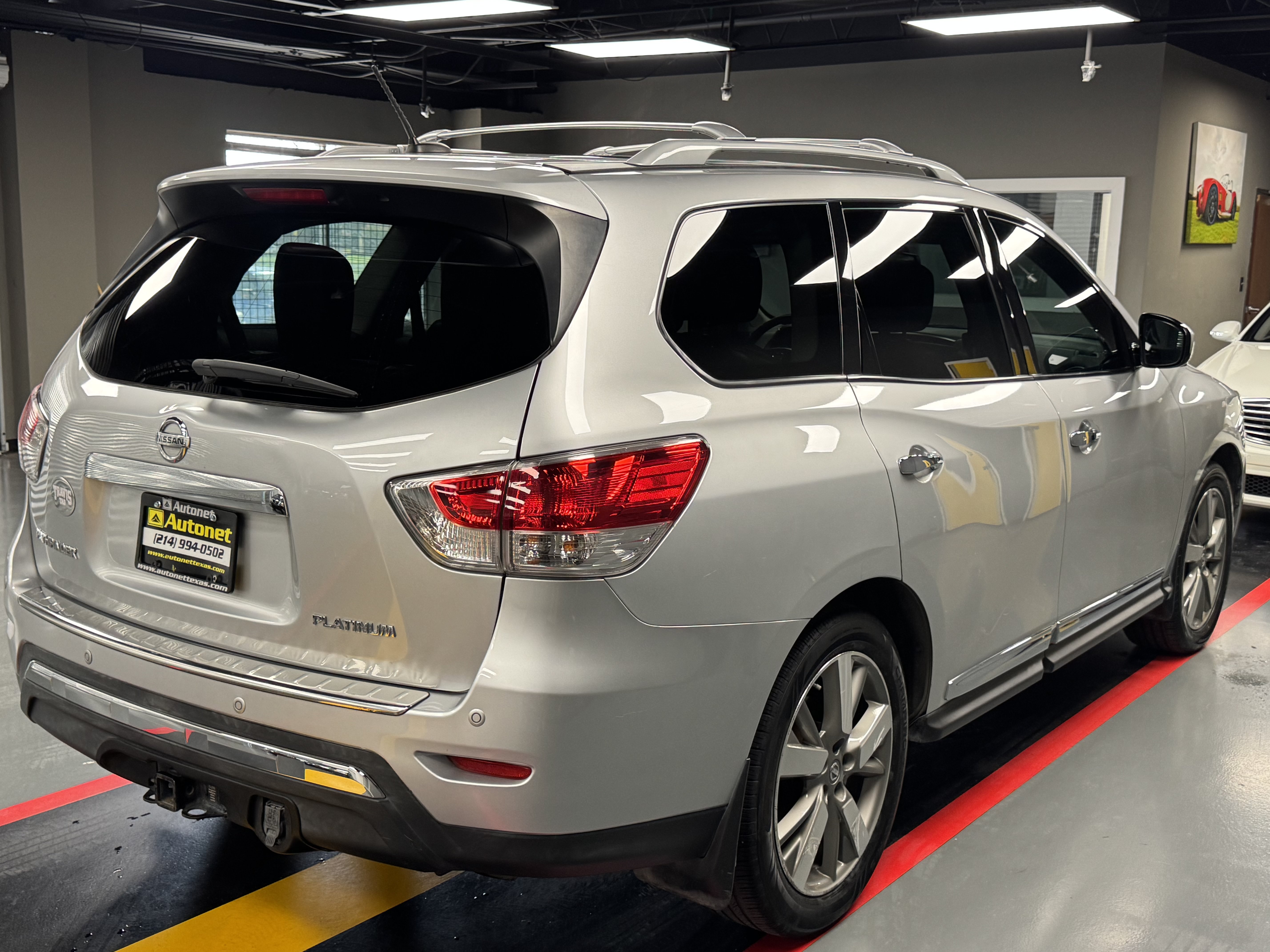 Used 2014 Nissan Pathfinder Platinum w/ Platinum Premium Package FWD image 6