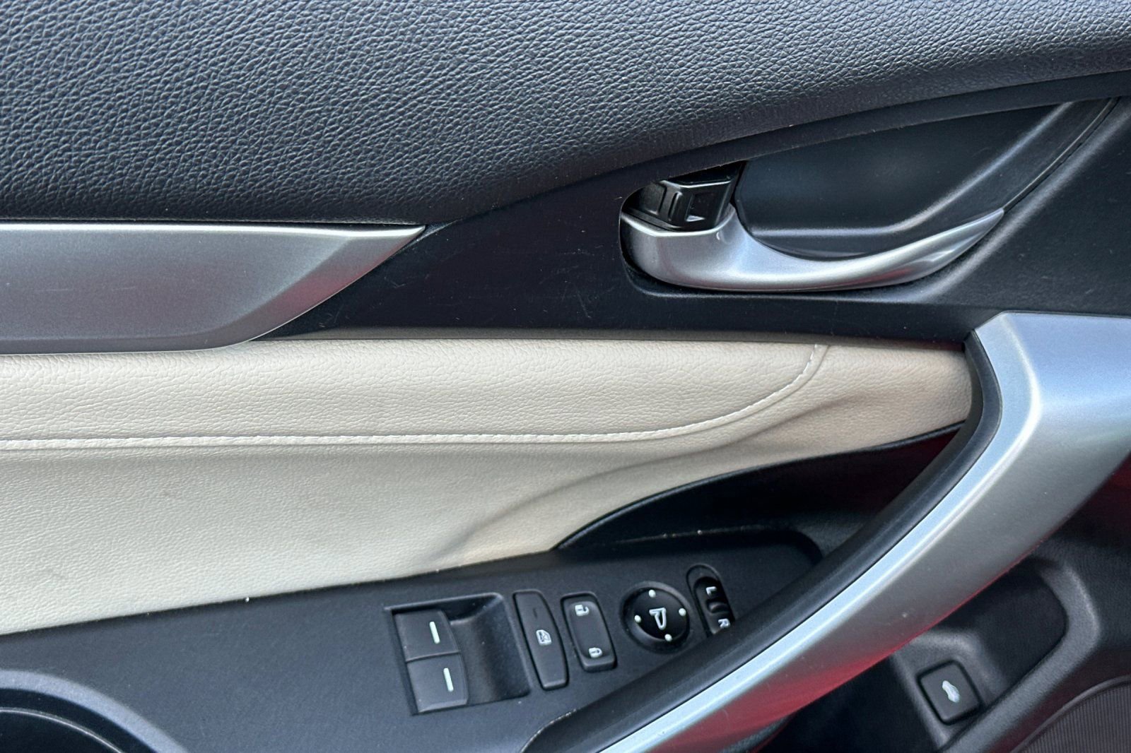 Used 2016 Honda Civic Touring image 14