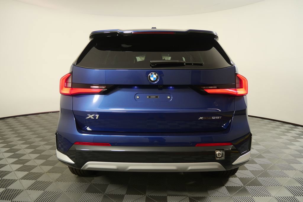 Used 2025 BMW X1 xDrive28i w/ Convenience Package AWD/4WD image 4