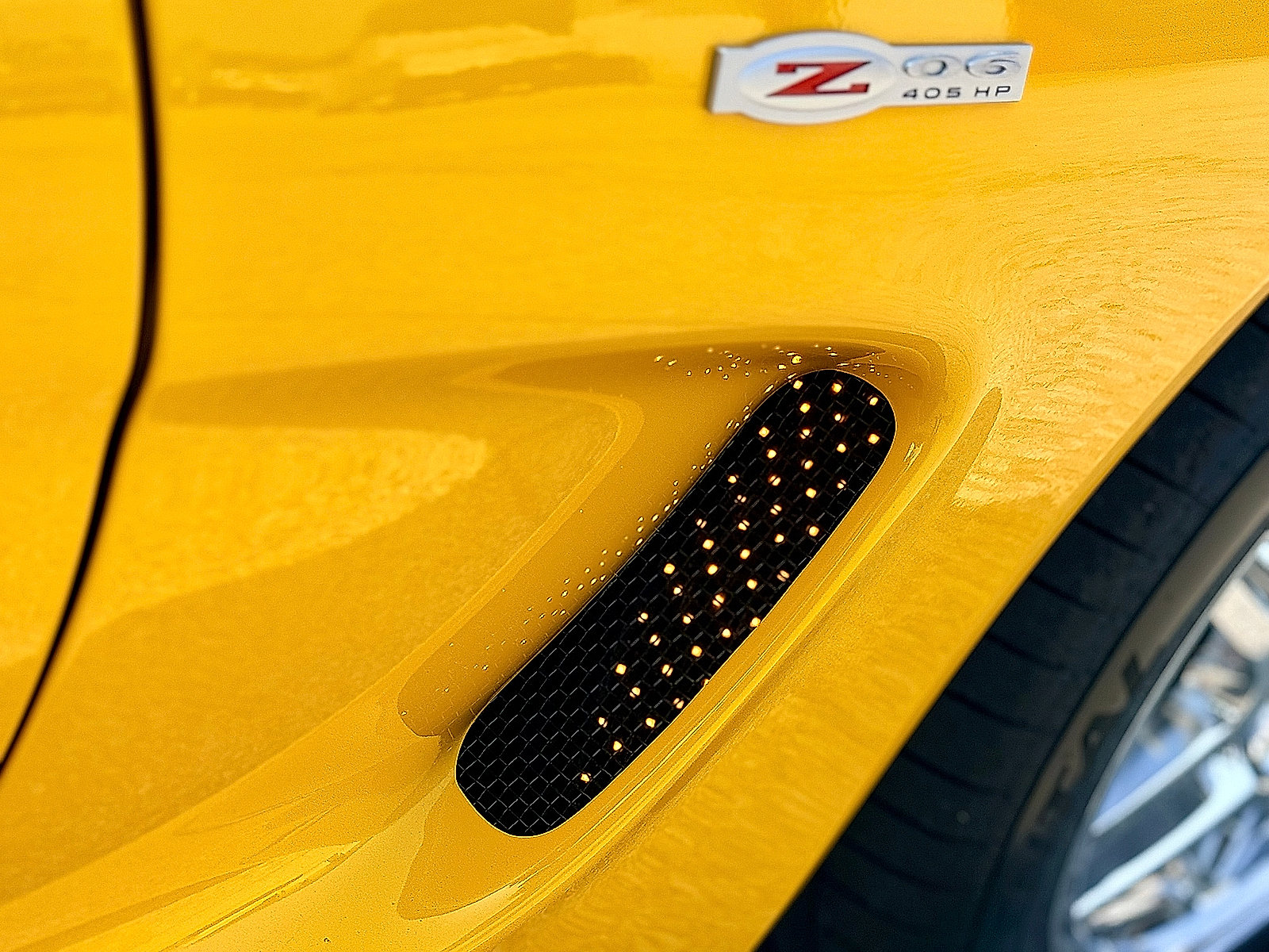 Used 2004 Chevrolet Corvette Z06 w/ Memory Package RWD image 20