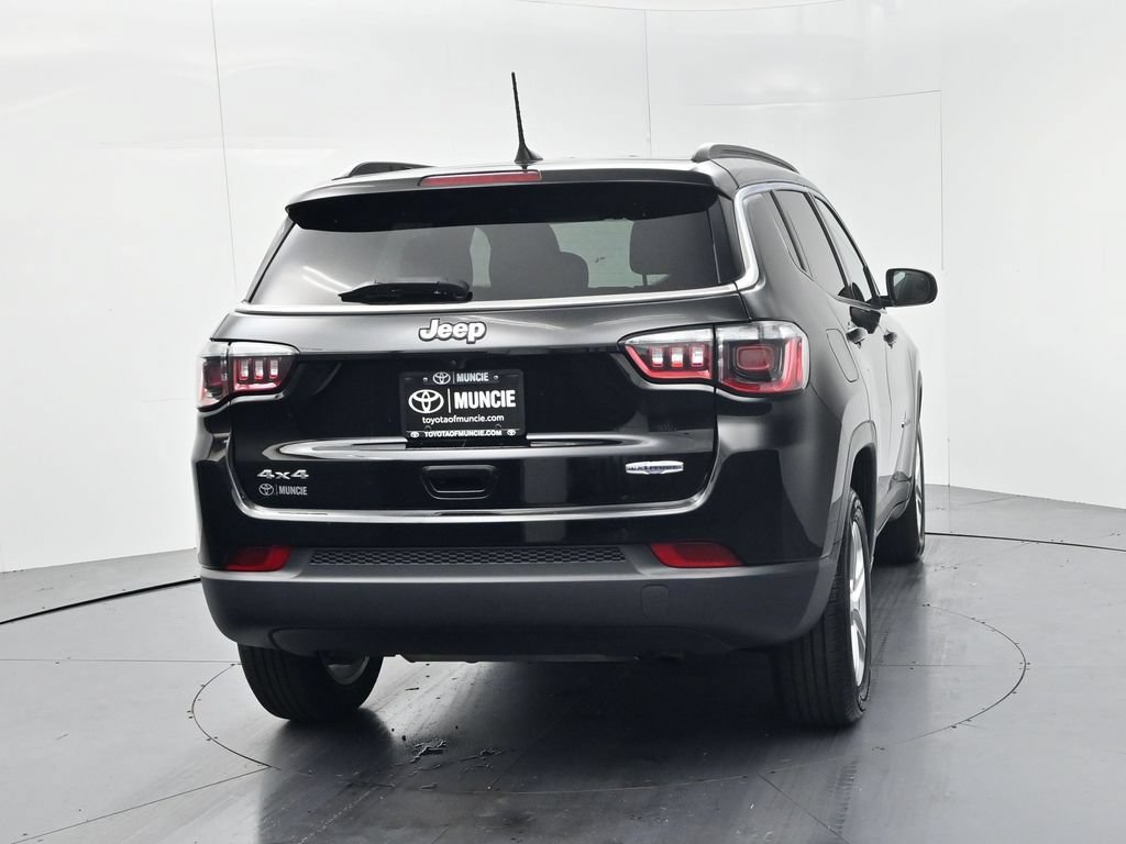 Used 2024 Jeep Compass Latitude AWD/4WD image 7