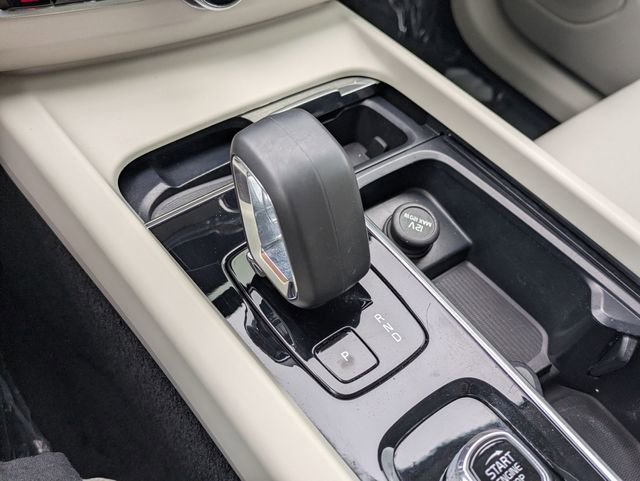 Certified 2023 Volvo XC60 B5 Plus w/ Protection Package Premier AWD/4WD image 20