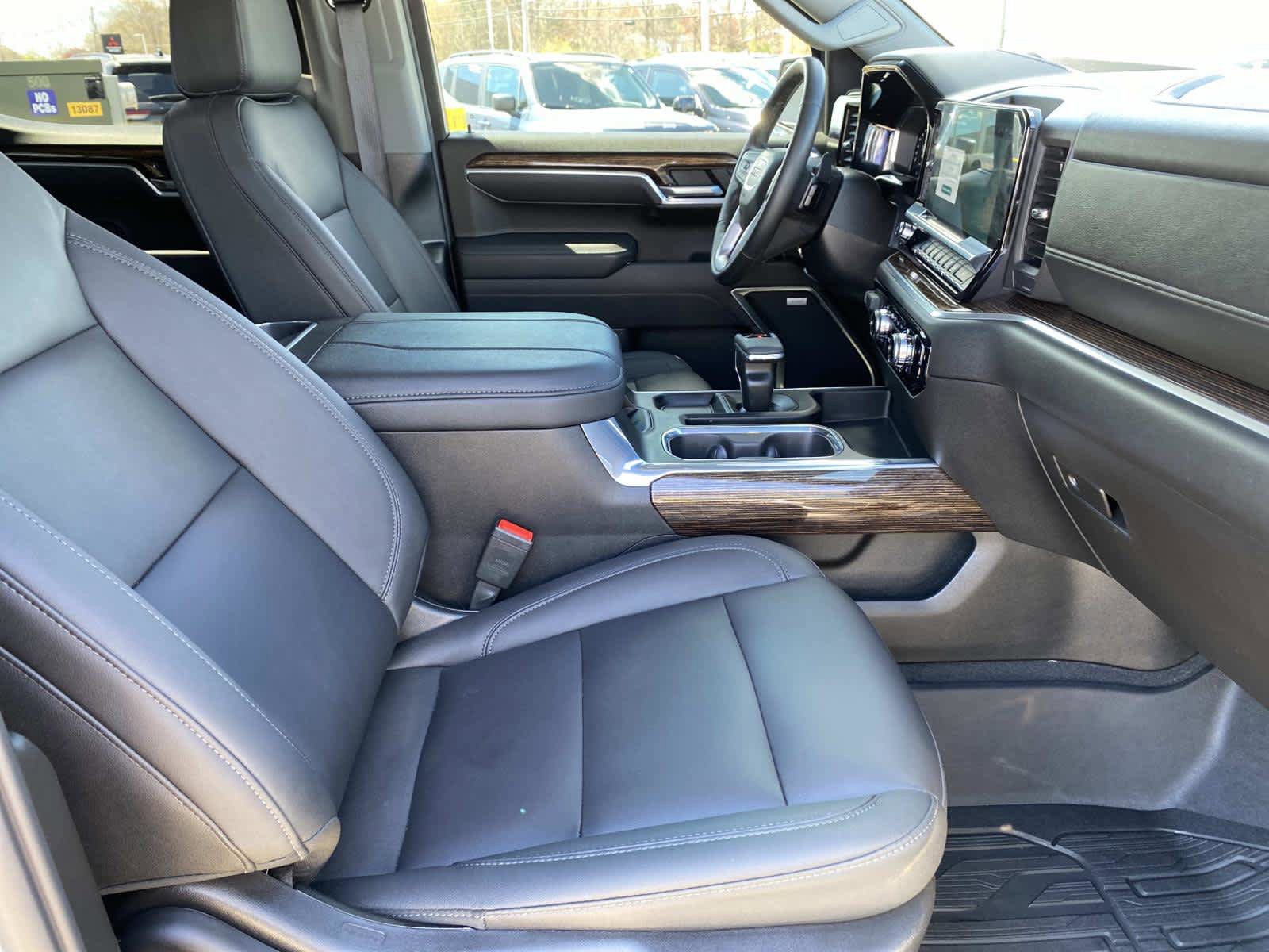 Used 2026 GMC Sierra 1500 Elevation w/ Elevation Premium Package AWD/4WD image 26