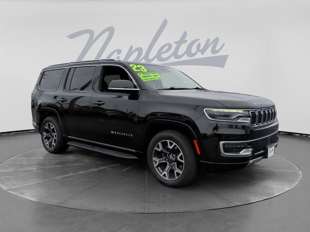 Used 2023 Jeep Wagoneer Series III w/ Preferred Equipment Group AWD/4WD image 3