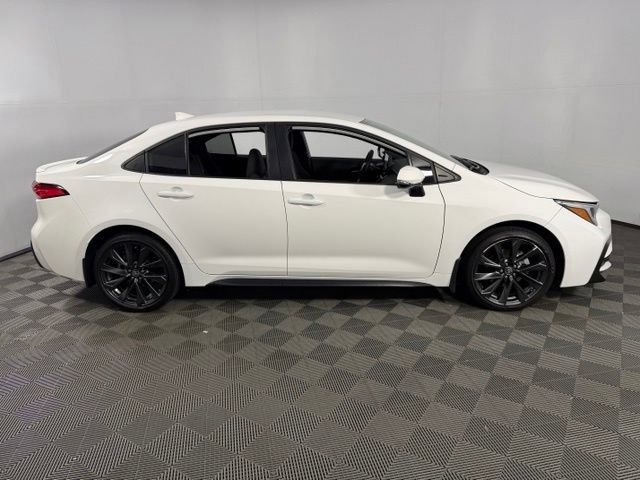 Used 2025 Toyota Corolla SE FWD image 10