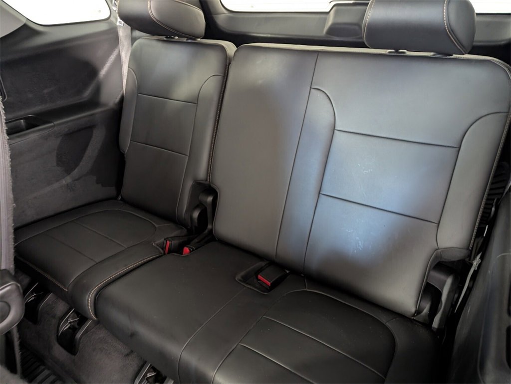 Used 2020 Chevrolet Traverse Premier w/ Redline Edition image 17