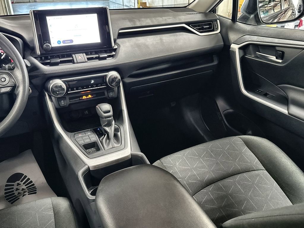 Used 2025 Toyota RAV4 XLE image 26